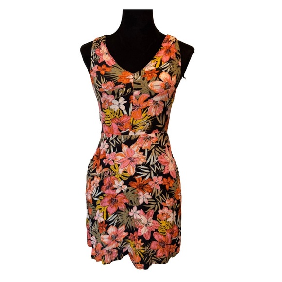 Billabong Knotted Heart Floral Dress - Picture 3 of 11